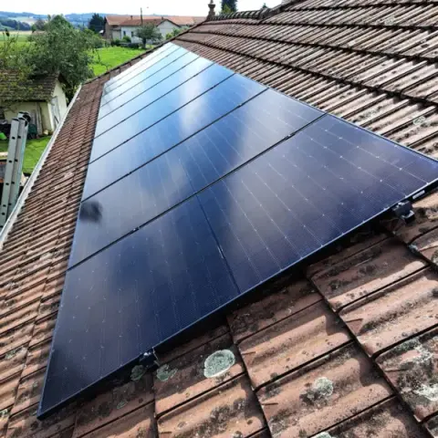 Installation d’une centrale photovoltaïque à Chèzeneuve