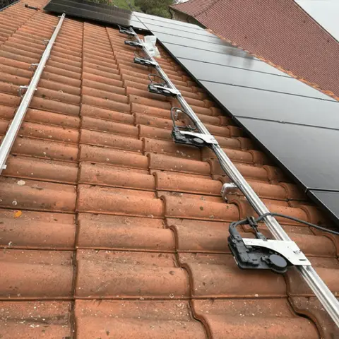Installation d'une centrale photovoltaïque de 9kWc Triphasé aux Éparres (38)