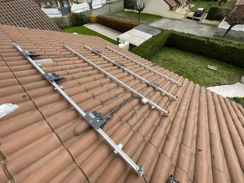 Installation Solaire à Saint-Alban-de-Roche (38) : Performance et Satisfaction 5 Étoiles