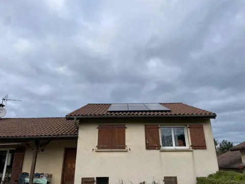Installation Solaire à Saint-Alban-de-Roche (38) : Performance et Satisfaction 5 Étoiles