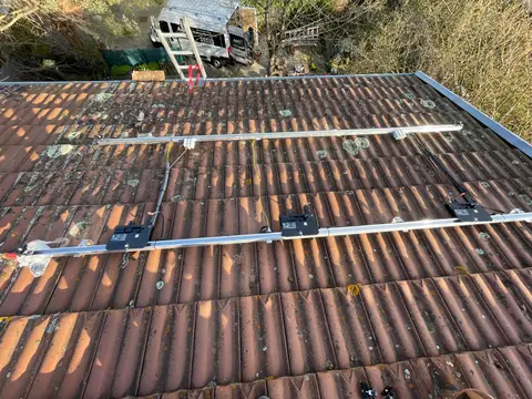 Installation Solaire à Jons (69) : Une Centrale de 3 kWc en Autoconsommation