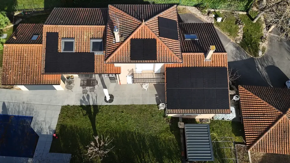 Partenariat local réussi : Une installation solaire de 9.5 kWc à Maubec (38)