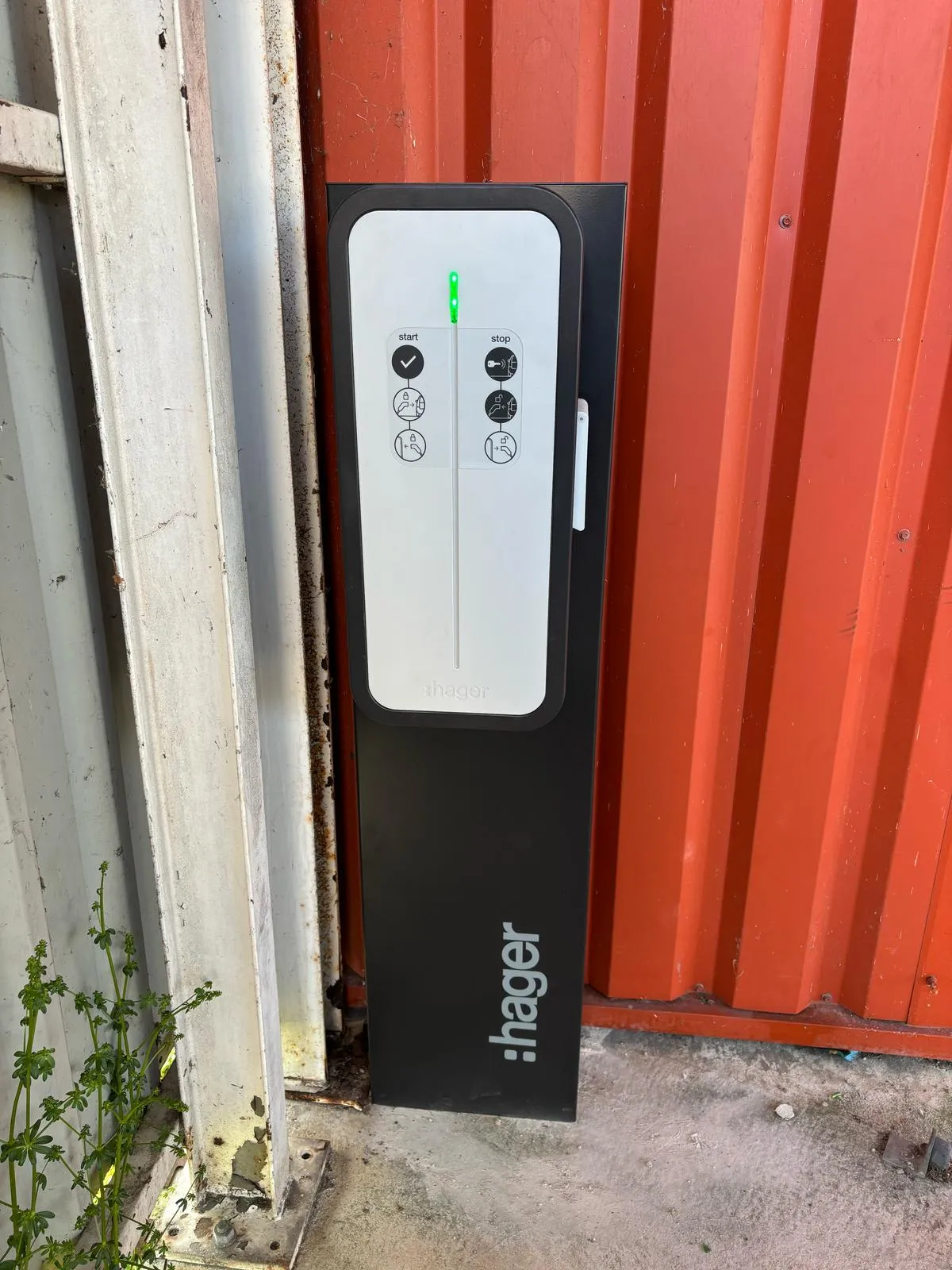 Installation d'une borne de recharge à Domarin (38)