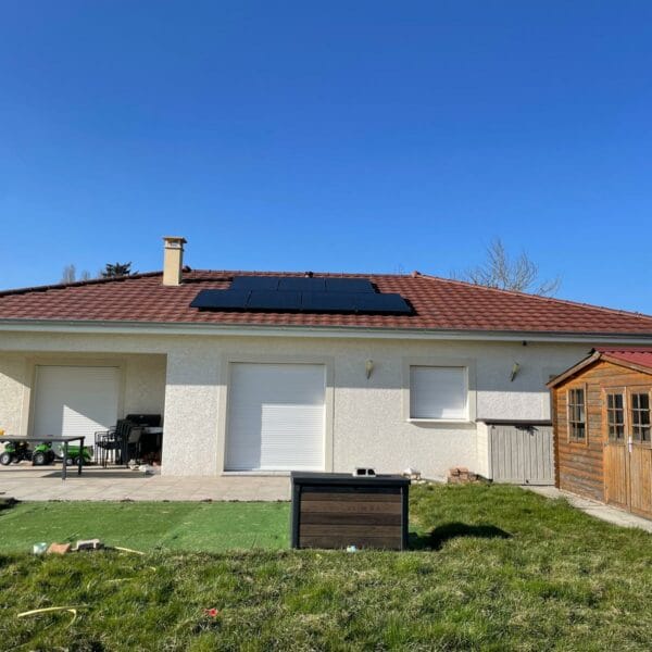 Installation photovoltaïque sur la commune de Culin Panneaux photovoltaïque sur un toit