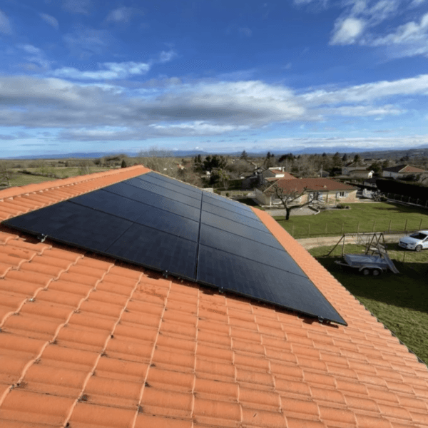 COMTE ELEC Panneaux photovoltaïque sur un toit