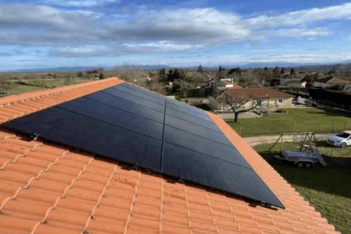 Panneaux photovoltaïque sur un toit