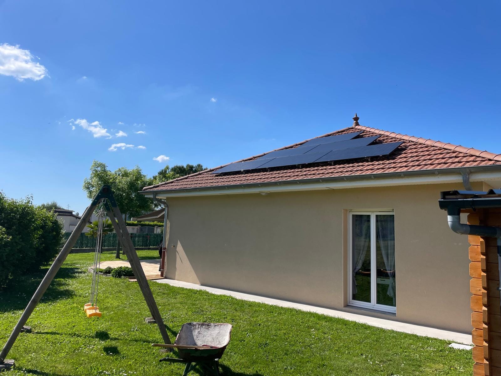 Panneaux solaire sur un toit à Ruy Motnceau