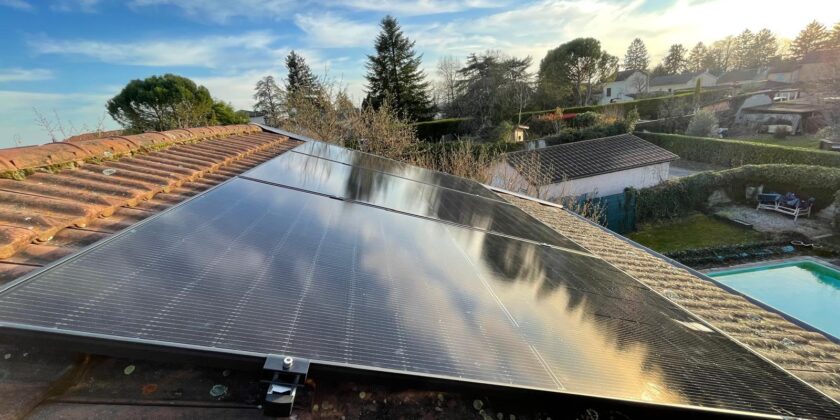 Installation Solaire à Jons (69) : Une Centrale de 3 kWc en Autoconsommation