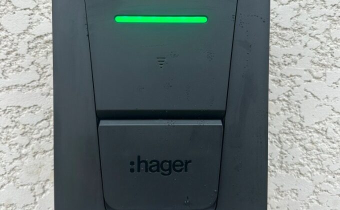 Installation de Borne de Recharge IRVE : le Guide A2C Énergies