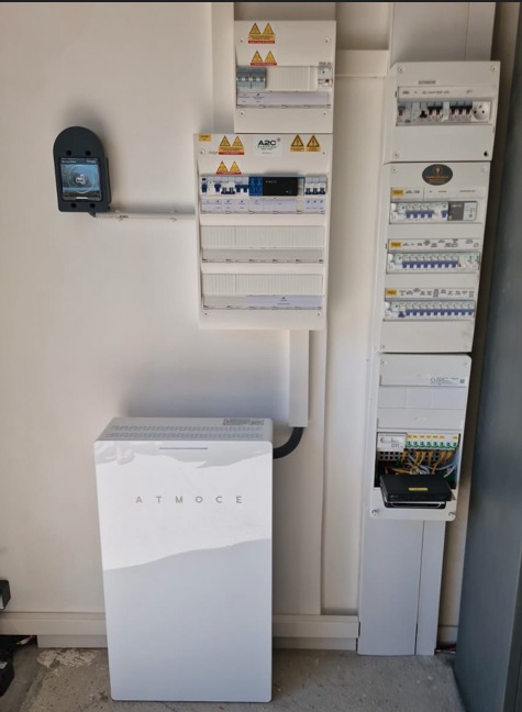 Installation solaire 5 kWc avec batterie à Charvieu-Chavagneux par A2C Énergies