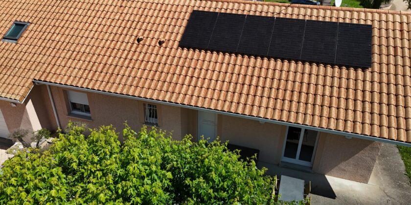 Installation Solaire à Chèzeneuve (38) : Un Projet Photovoltaïque de 3 kWc Clés en Main